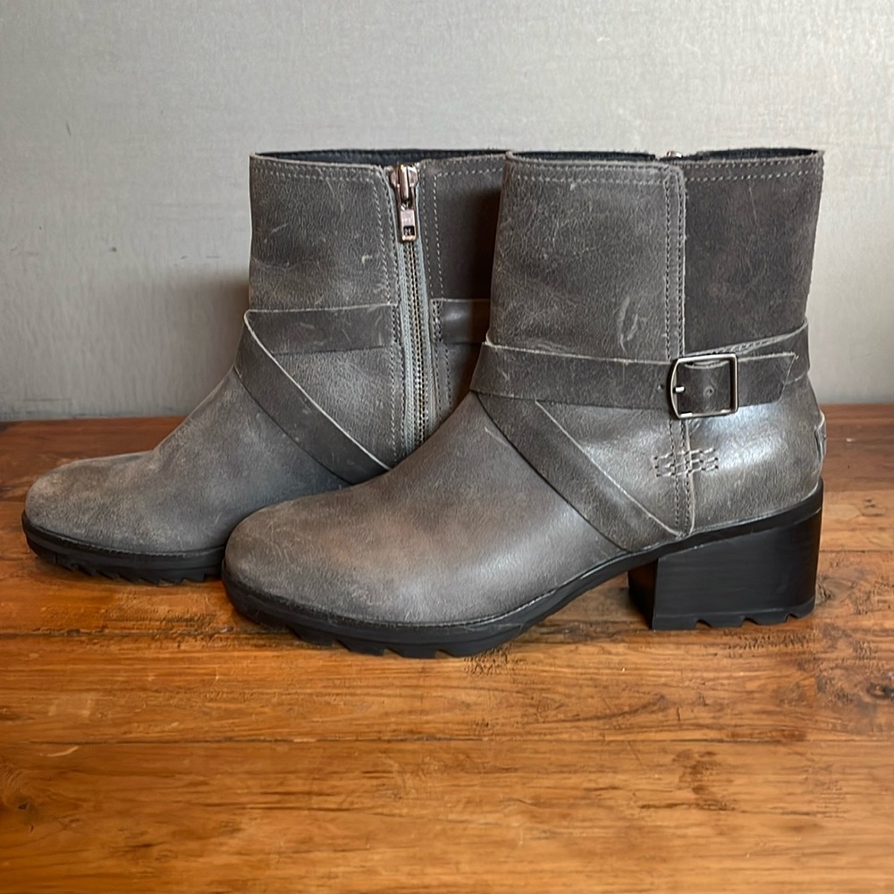 Sorel Cate Quarry Ankle Booties